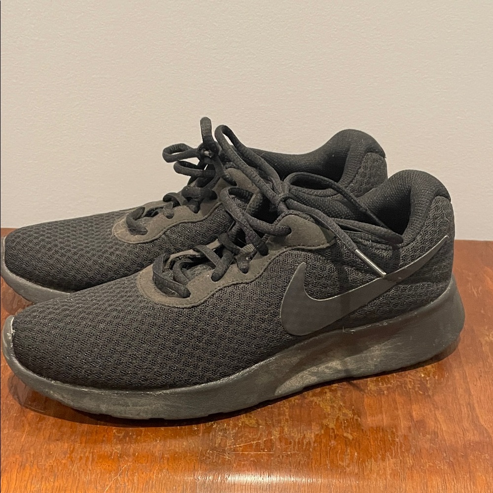 Nike Black Athletic Shoes